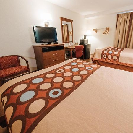 Super 8 By Wyndham Danbury Motel Eksteriør billede