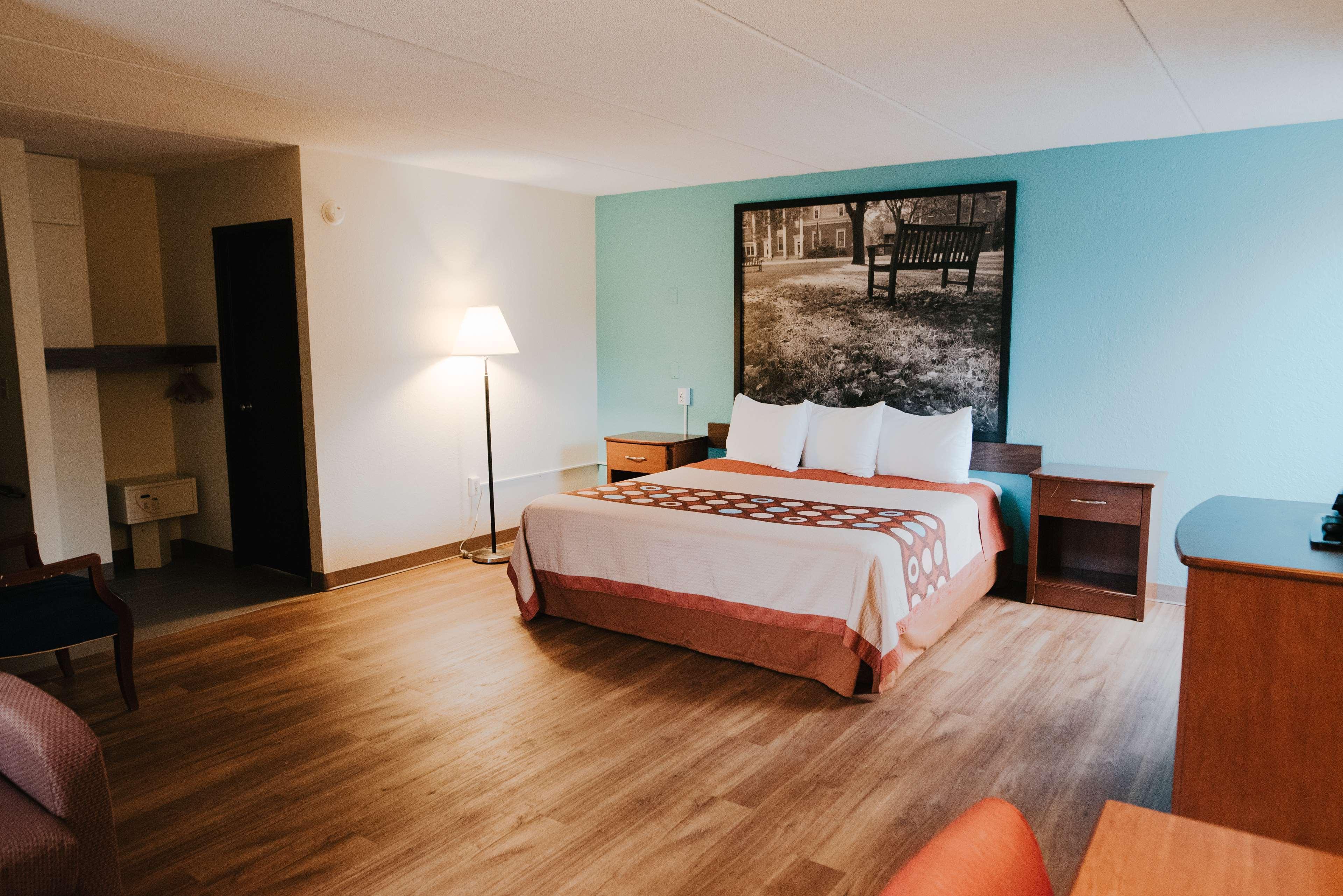 Super 8 By Wyndham Danbury Motel Eksteriør billede